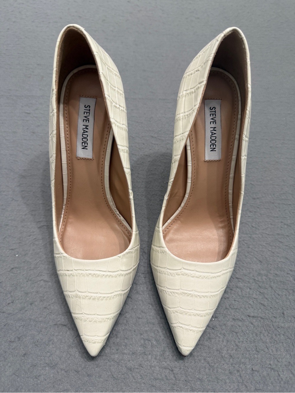 Women's Steve Madden Ivory Croc Embossed Pointed Toe Pumps Size 10M